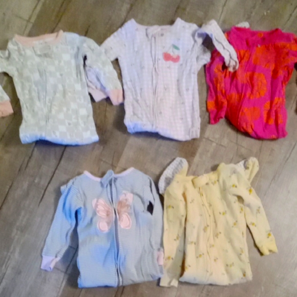 Assorted Carters Pjs With Feet 5 Pair!!